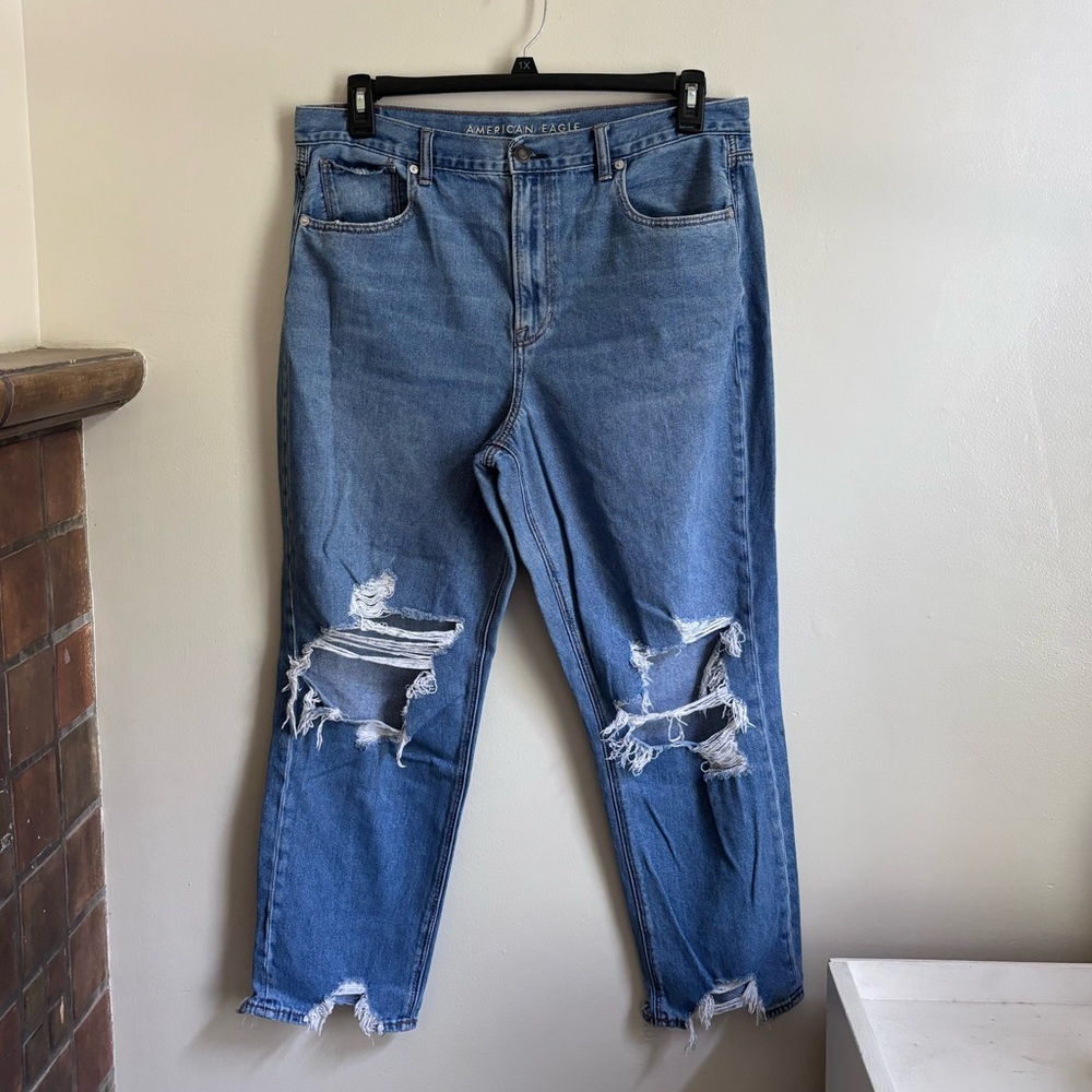American Eagle High Rise Mom Jeans Size 16